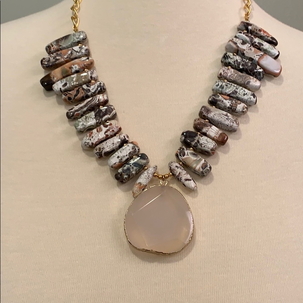 Loves affect necklace choker style in brown/cream